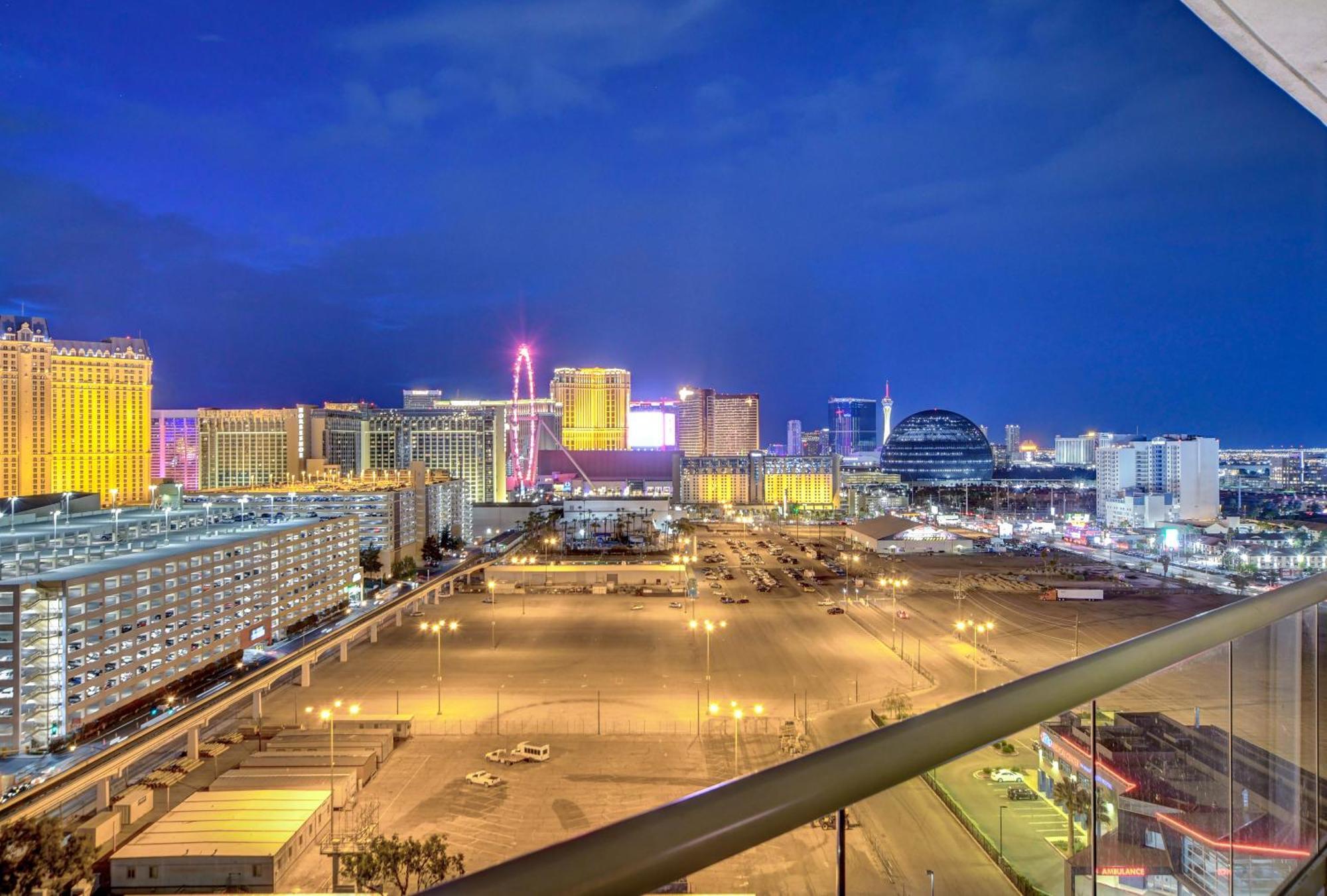 Balcony Strip View Suite * Mgm Signature Tower 3 Las Vegas Exterior photo