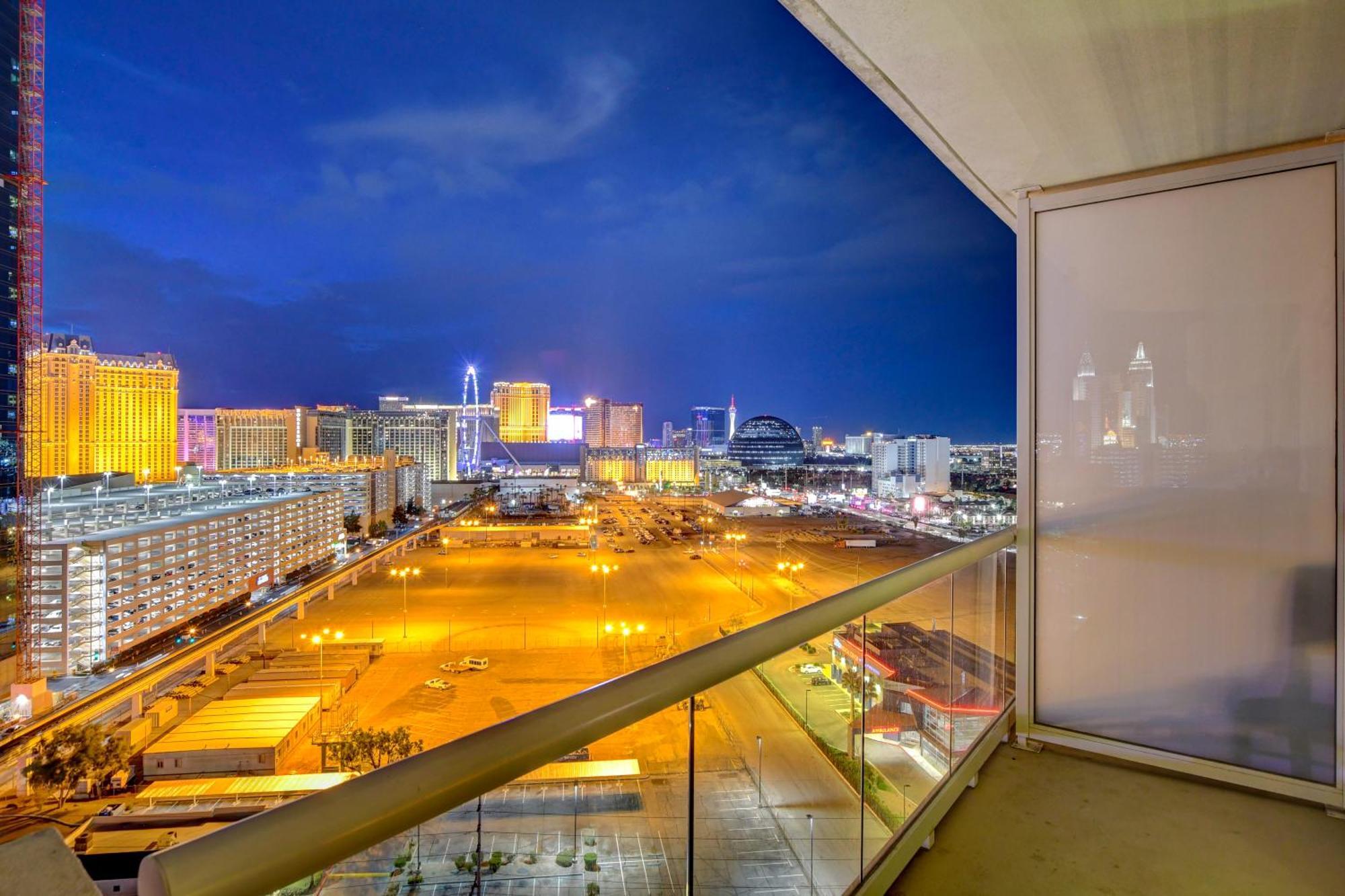 Balcony Strip View Suite * Mgm Signature Tower 3 Las Vegas Exterior photo